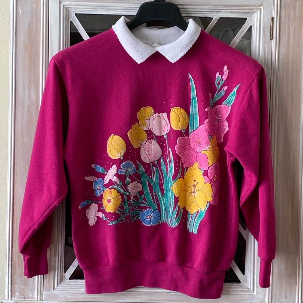 Quips 90s Floral Crewneck – Cozy Vintage Bloom